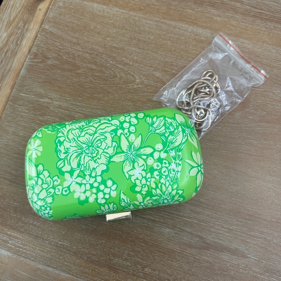 Lilly Pulitzer Handbags - NWOT Lilly Pulitzer Clutch